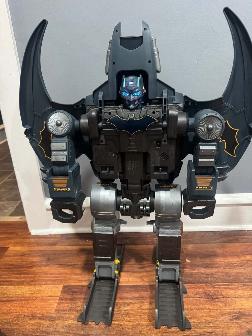 Fisher-Price Imaginext DC Super Friends Batman Flight Mech Action Figure Playset